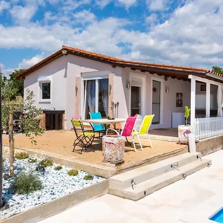 House Bilos Воднян